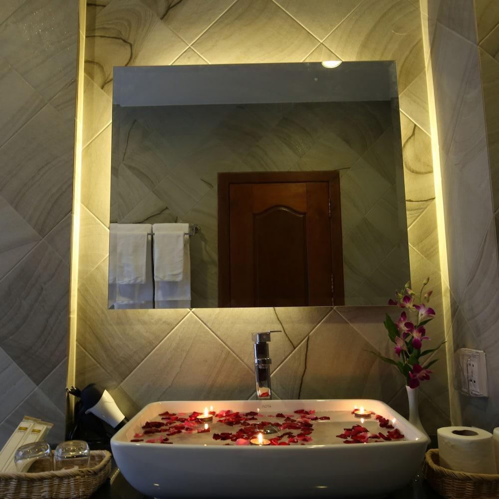 Holy Angkor Deluxe Hotel Siem Reap Exterior foto